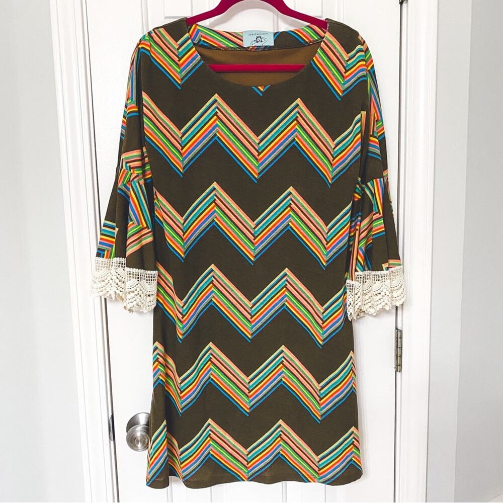 JUDITH MARCH • Retro Brown Chevron Bell Sleeve Dress